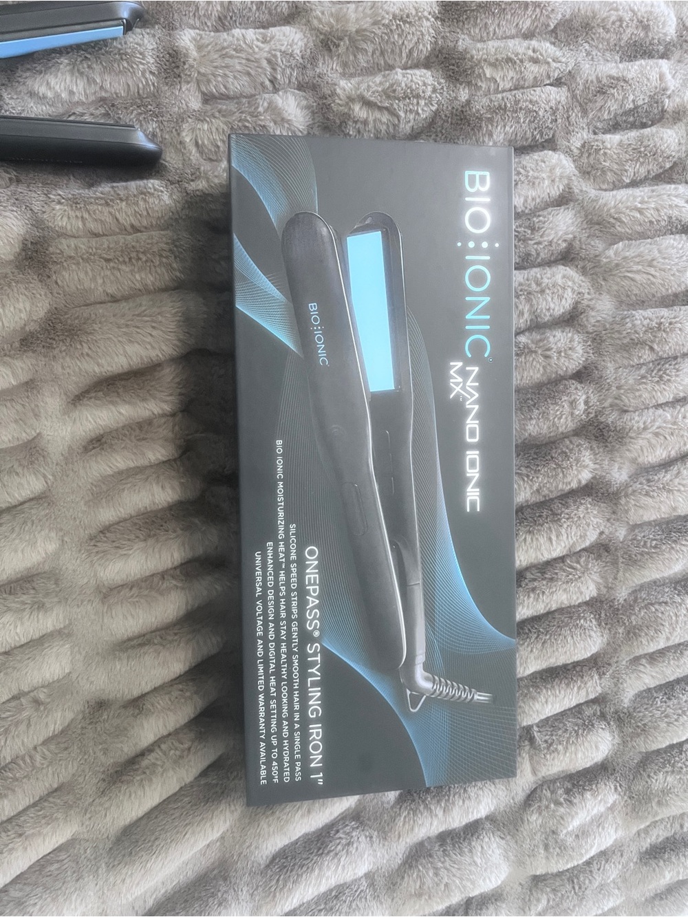 Bio:Ionic Black OnePass Styling Iron - Compact Hair Straightener - Picture 4 of 4